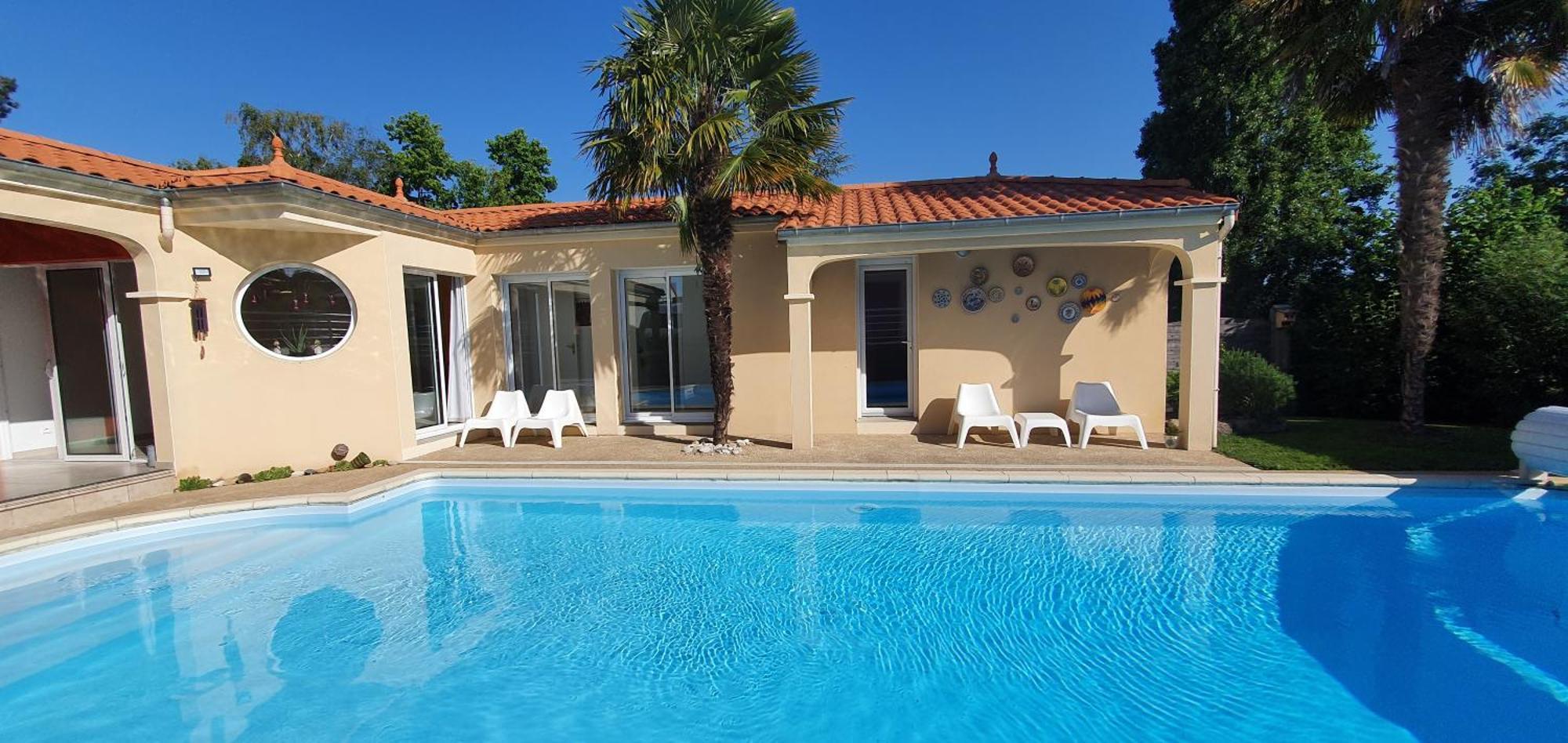 Gite Calme #2 Ou 3 Pers #Piscine #Cholet #Wifi Haut Debit #Travailleurs Thales Lacroix Et Autres Entreprises #Petits Dejeuners Et Repas Possibles Sur Demande Le May-sur-Evre Luaran gambar